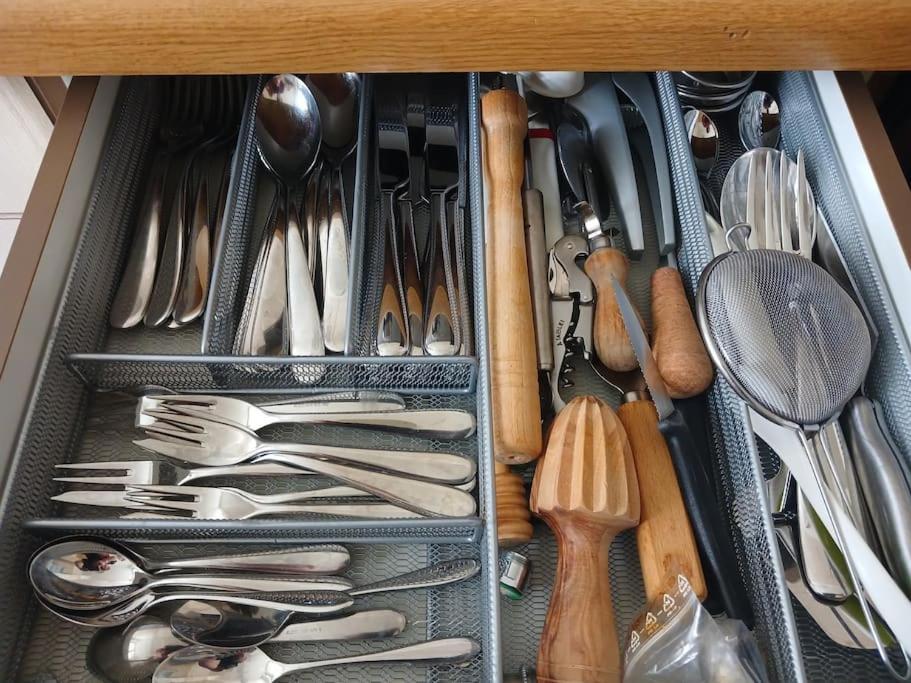 Charmante Jugendstilwohnung Mit Tiefengaragenplatz *